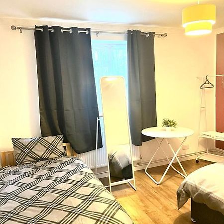 Large Room With Two Bed In Central London Exteriör bild