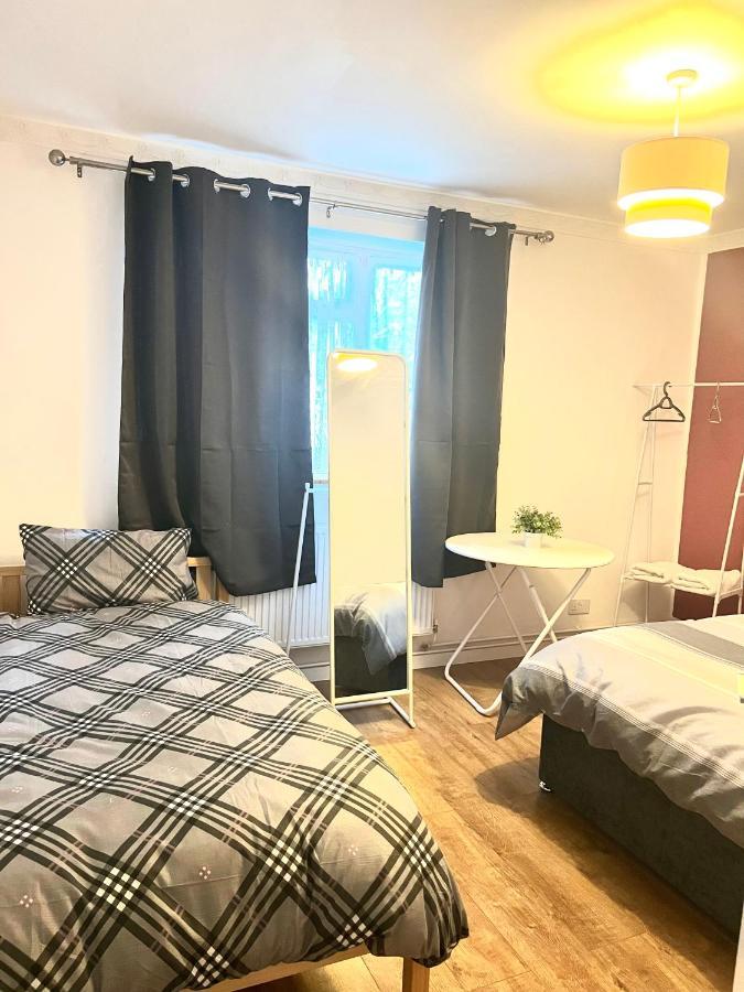 Large Room With Two Bed In Central London Exteriör bild