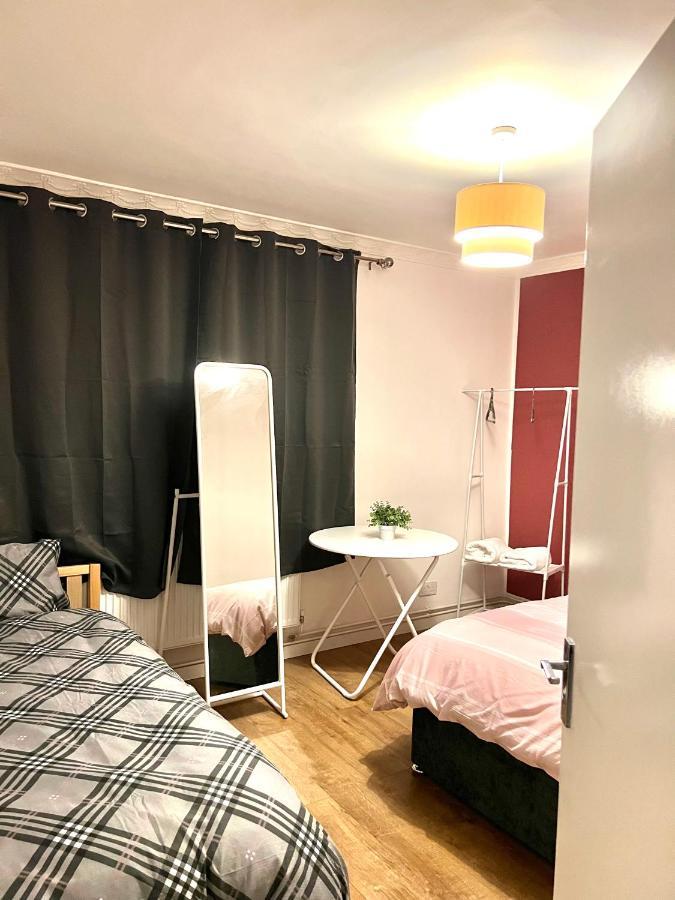 Large Room With Two Bed In Central London Exteriör bild
