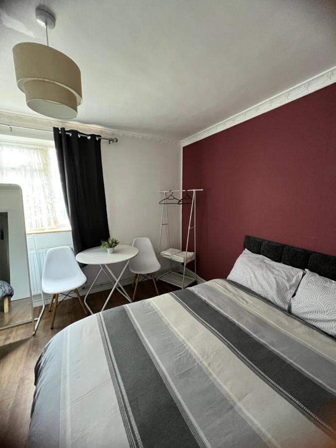 Large Room With Two Bed In Central London Exteriör bild